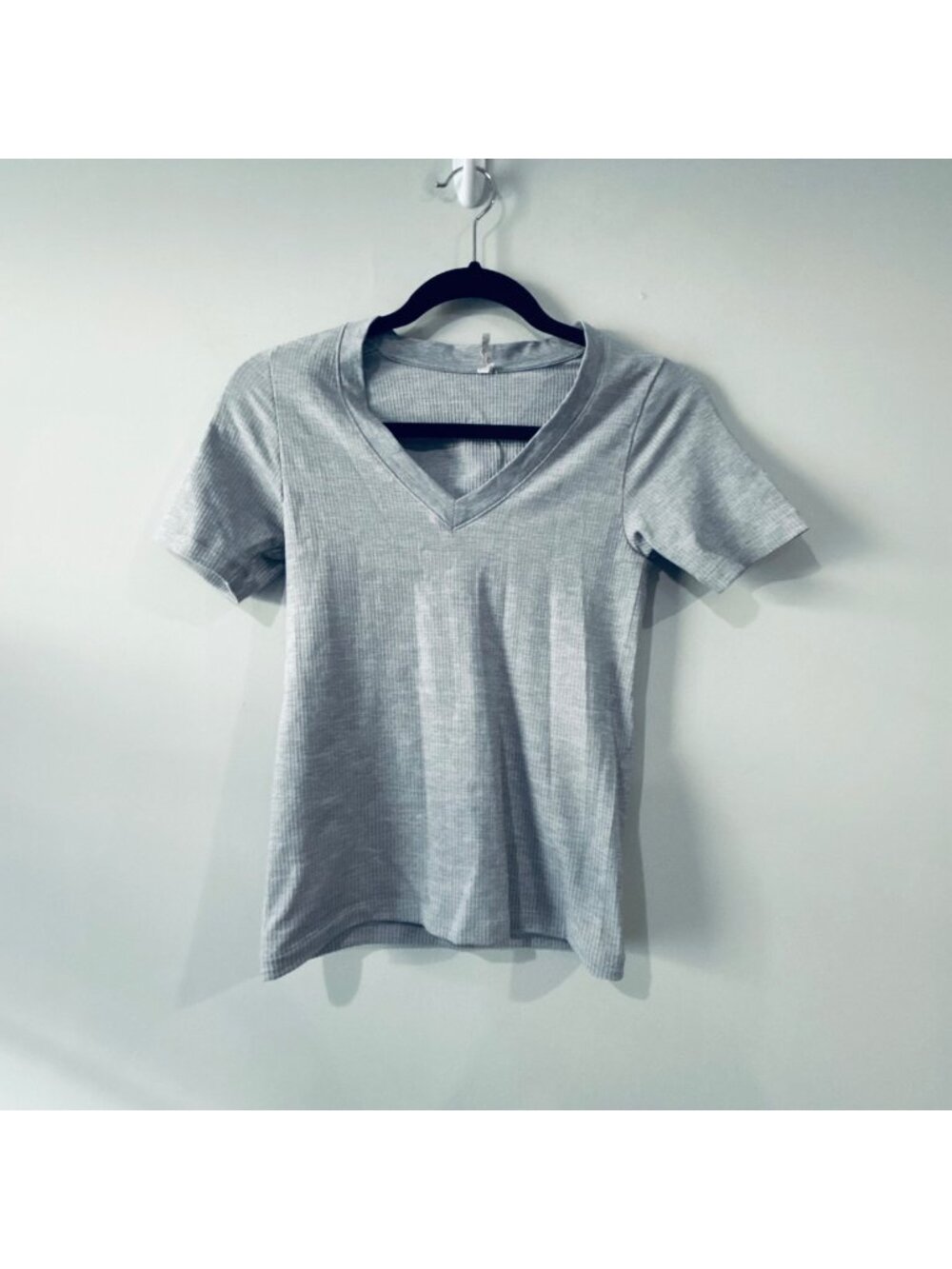 Athleta Ribbed V Neck Top Size XS